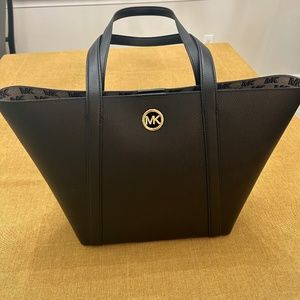 NWT Michael Kors Hadleigh Large Leather Tote Bag